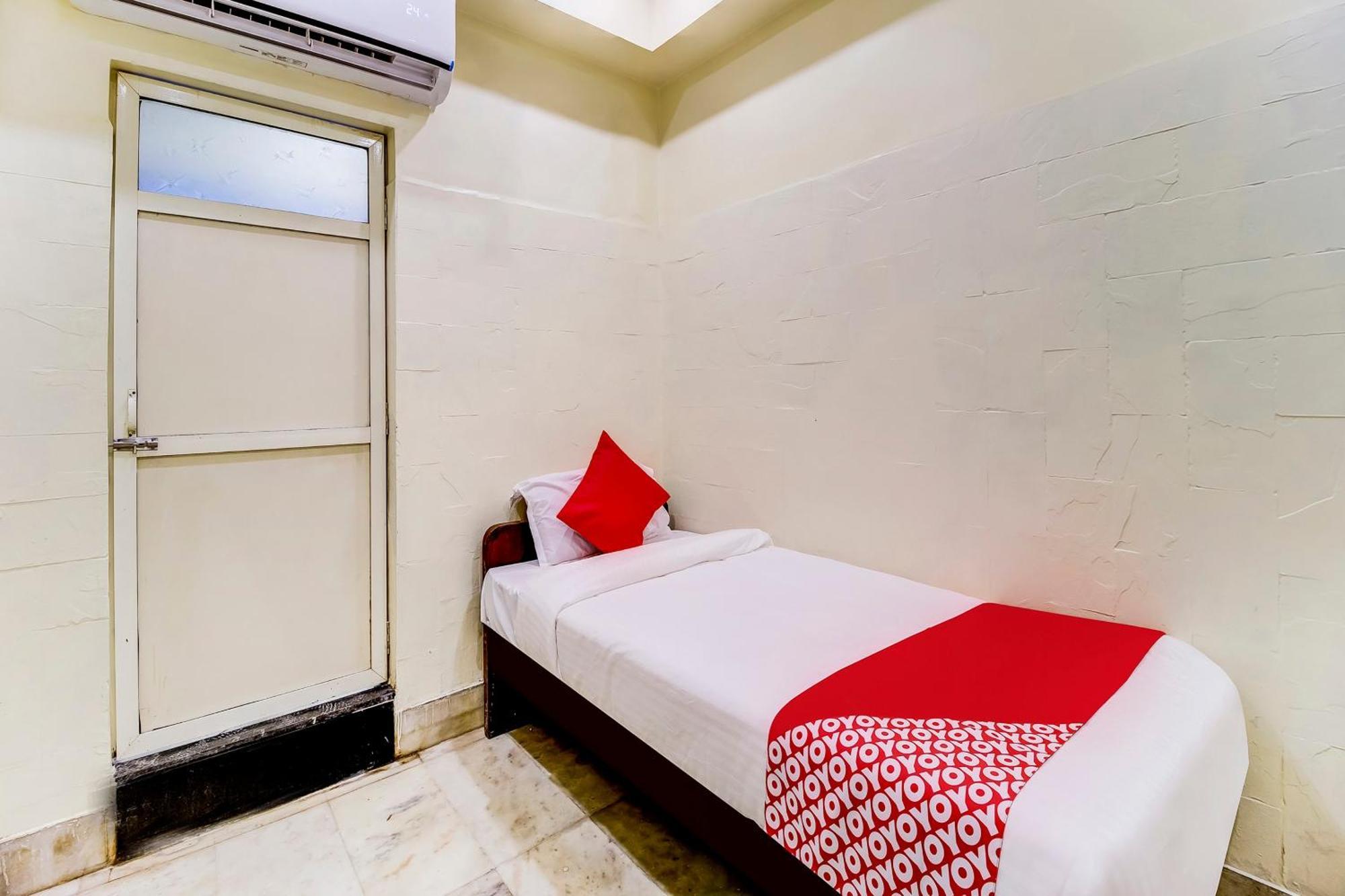 Super Oyo Hotel Dreamland Bombay Exterior foto